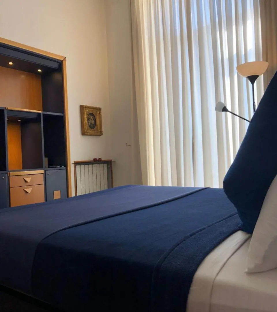 Smln Rooms & Suites Naples 2*,  Italy
