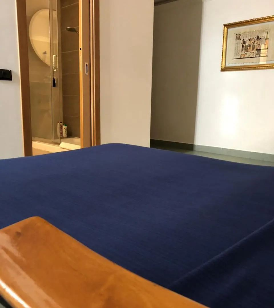 ** Bed & Breakfast Smln Rooms & Suites Naples Italy